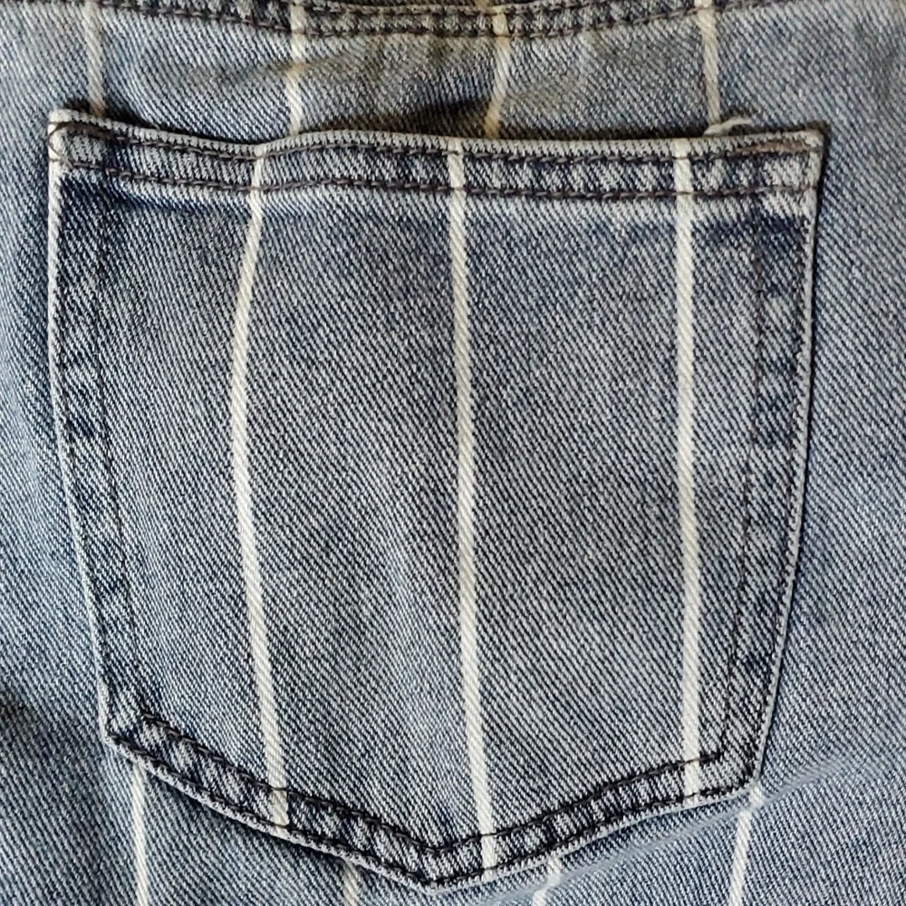 pacsun jeans women’s size 27 blue white Mom jean vertical stripes